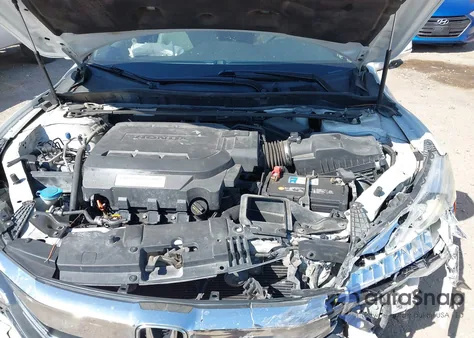 2016 Honda Accord Touring z USA, uszkodzony, nr VIN 1HGCR3F92GA006060